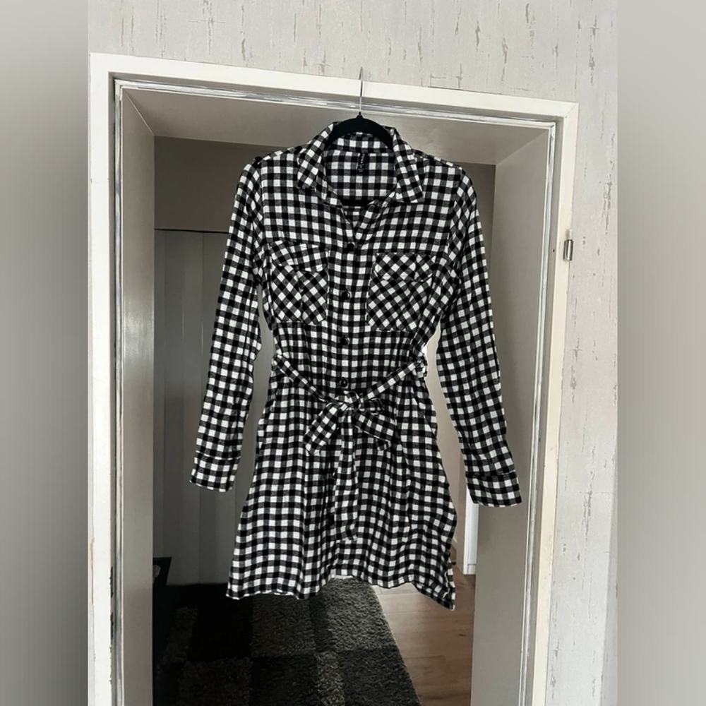 Amisu Monochrome Gingham Long Sleeve Dress